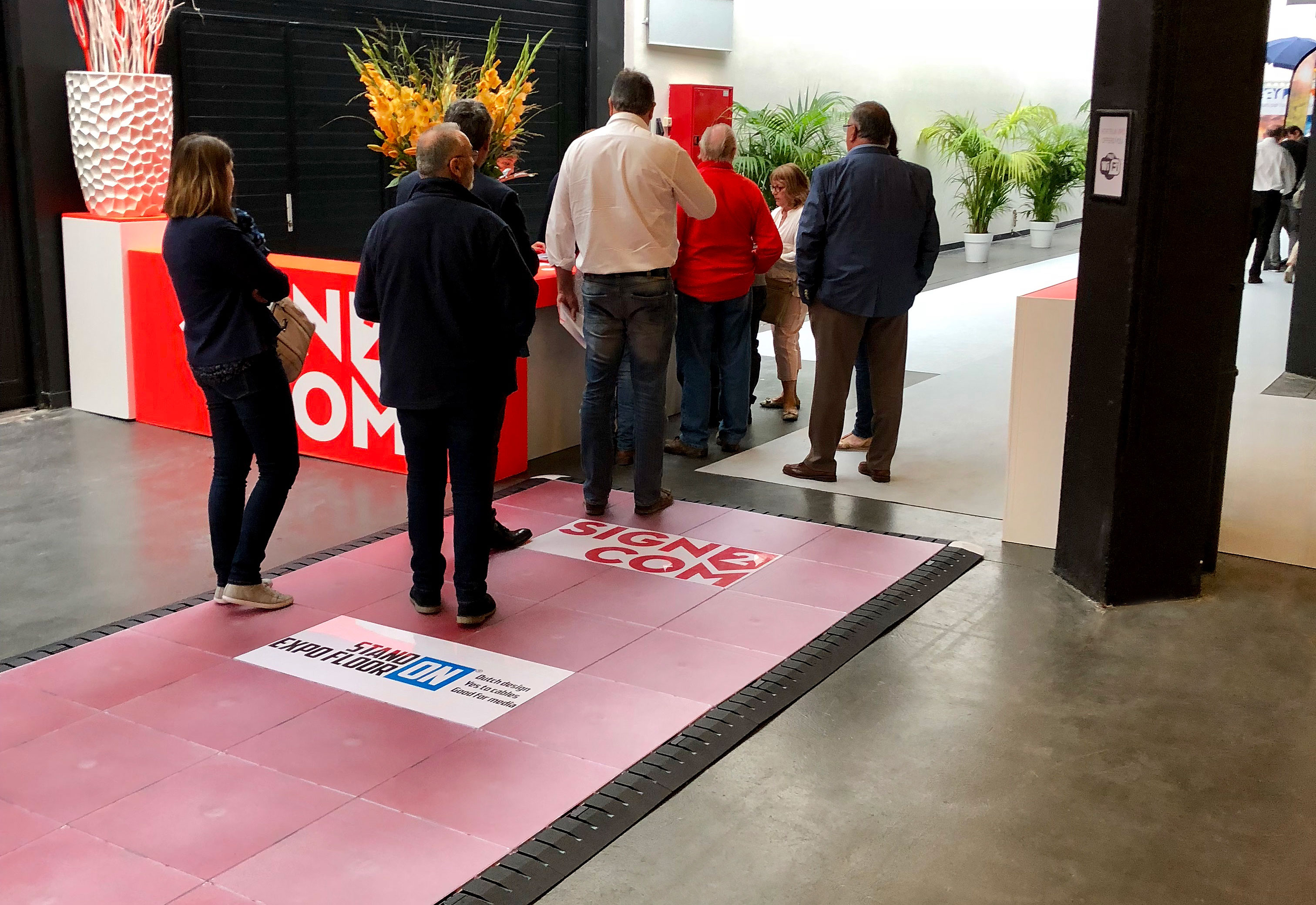 Stand-ON exhibition floor Example 7