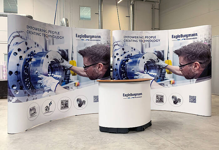 Freudenberg SE EXPAND 2000 folding display