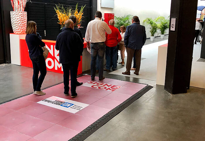 Stand-ON exhibition floor Example 7