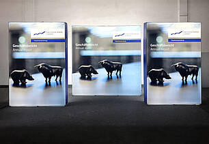 Deutsche Börse LED exhibition wall GRID Lightbox