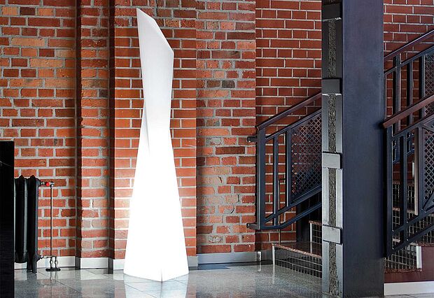 MANHATTAN luminous pillar Example MANHATTAN luminous pillar Example