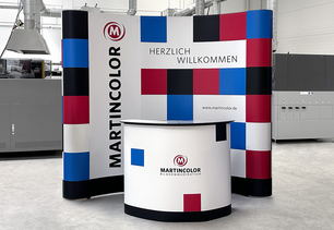 Foldable exhibition wall