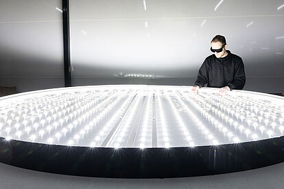 Construction of a round lightbox 2
