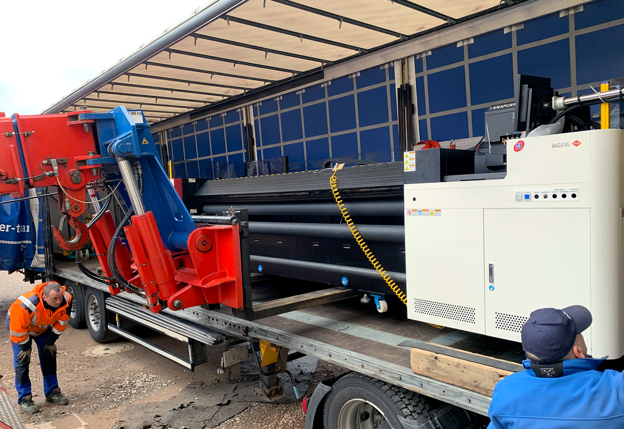 MARTINCOLOR moving 5