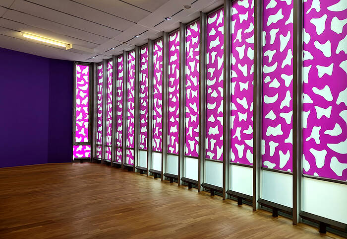 MMK Channeling Fensterbeklebung 1 MMK Channeling Fensterbeklebung 1