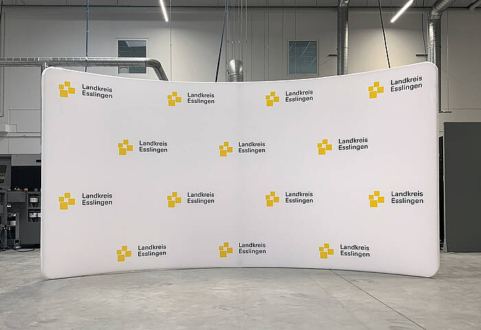 Landratsamt Esslingen press wall ZippWall Landratsamt Esslingen press wall ZippWall