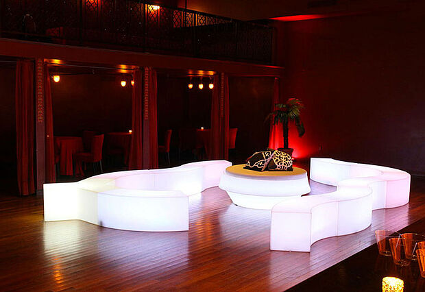 YPSILON luminous seat Example 8 YPSILON luminous seat Example 8