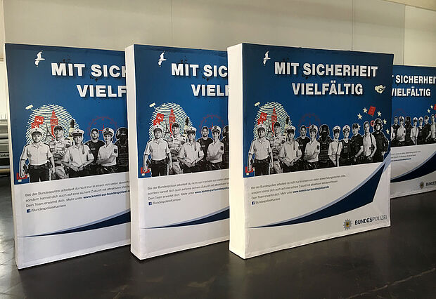 Bundespolizei Easy Fabric textile folding walls Bundespolizei Easy Fabric textile folding walls