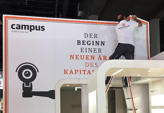 Campus Verlag exhibition stand assembly 5