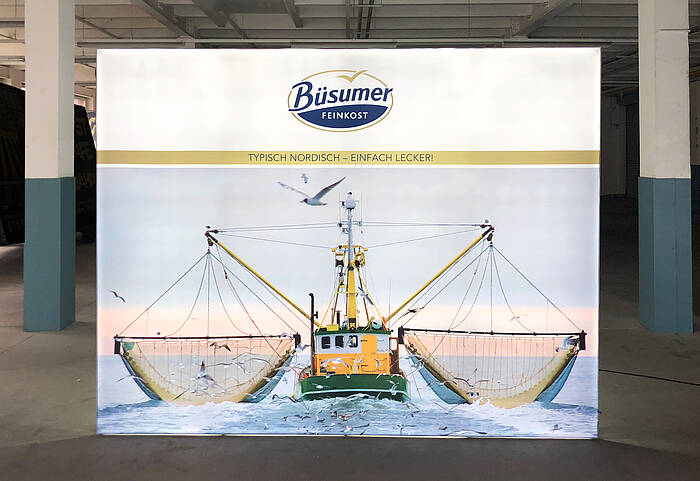 Büsumer Fischerei Gesellschaft LED exhibition wall GRID Lightbox