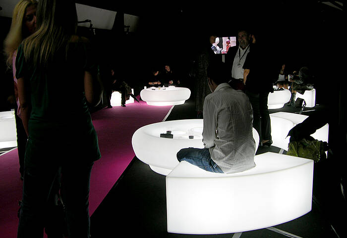 SNAKE seating element Example 19 SNAKE seating element Example 19