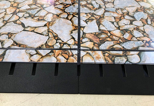 Stand-ON exhibition floor details 3