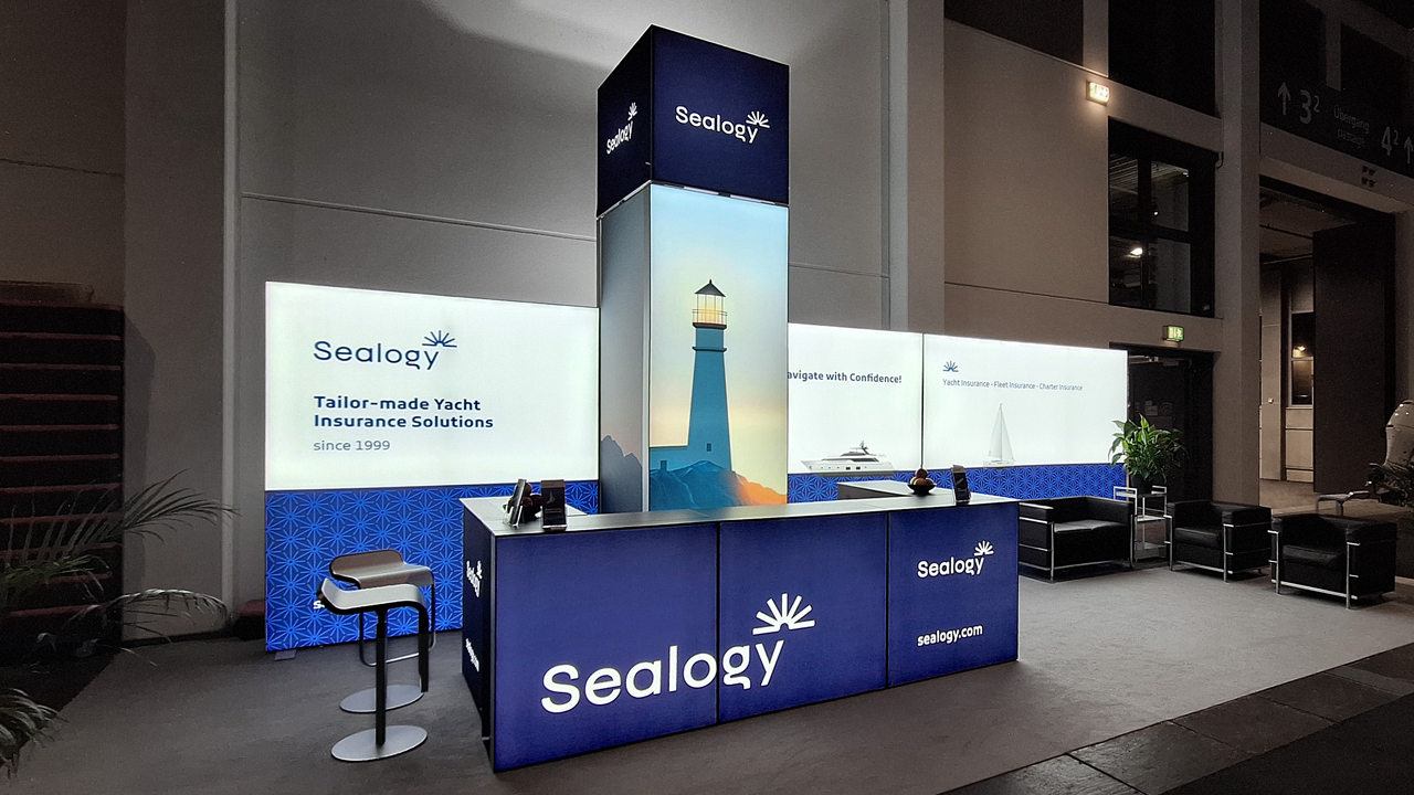 Illuminated exhibition stand – not to be overlooked