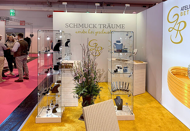 ADO Goldkante ALU LightUp LED exhibition stand 2 ADO Goldkante ALU LightUp LED exhibition stand 2