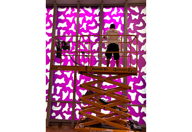 MMK Channeling Fensterbeklebung 6 MMK Channeling Fensterbeklebung 6