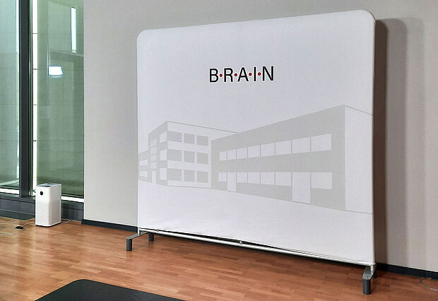 B.R.A.I.N. AG ZippWall Straight