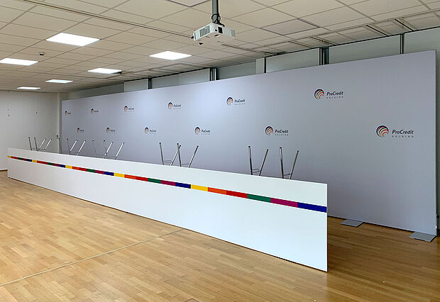 ProCredit Holding AG & Co. KGaA Videorückwand OCTAwall ProCredit Holding AG & Co. KGaA Videorückwand OCTAwall