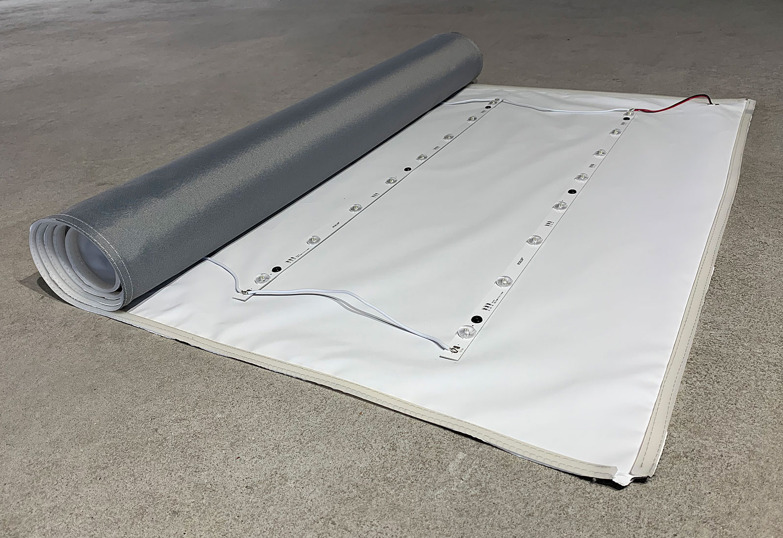 PIXLIP POP illuminated display