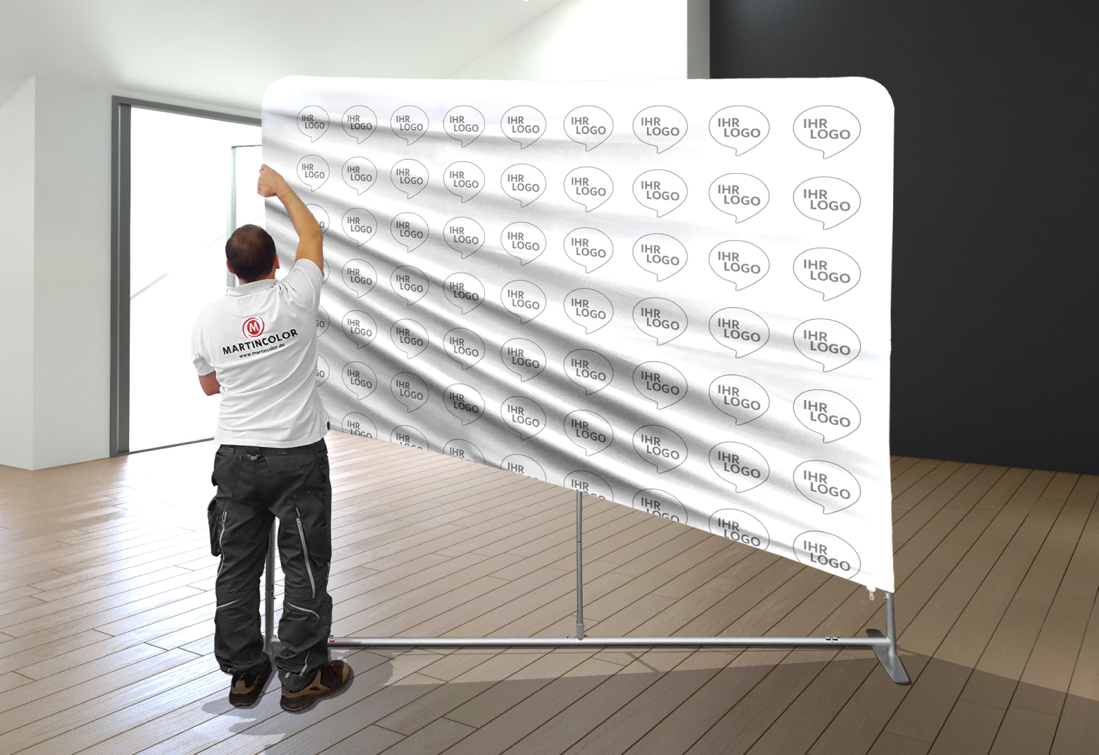 Video back wall curved