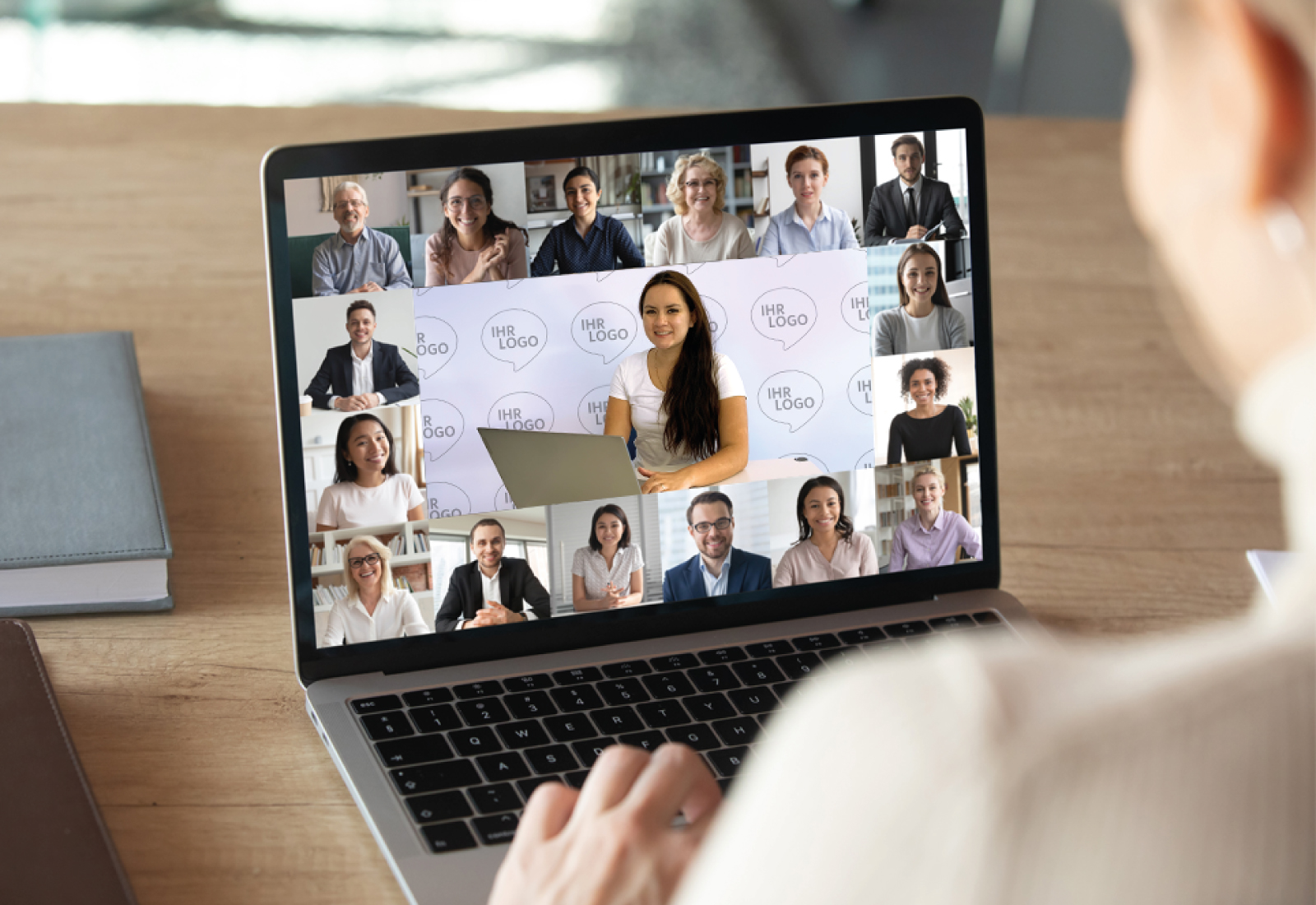 Video Rückwand gerade